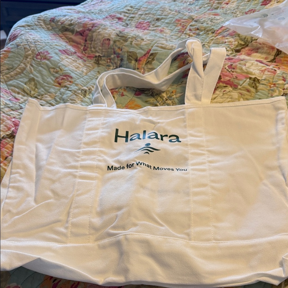 HALARA White Canvas Tote Bag